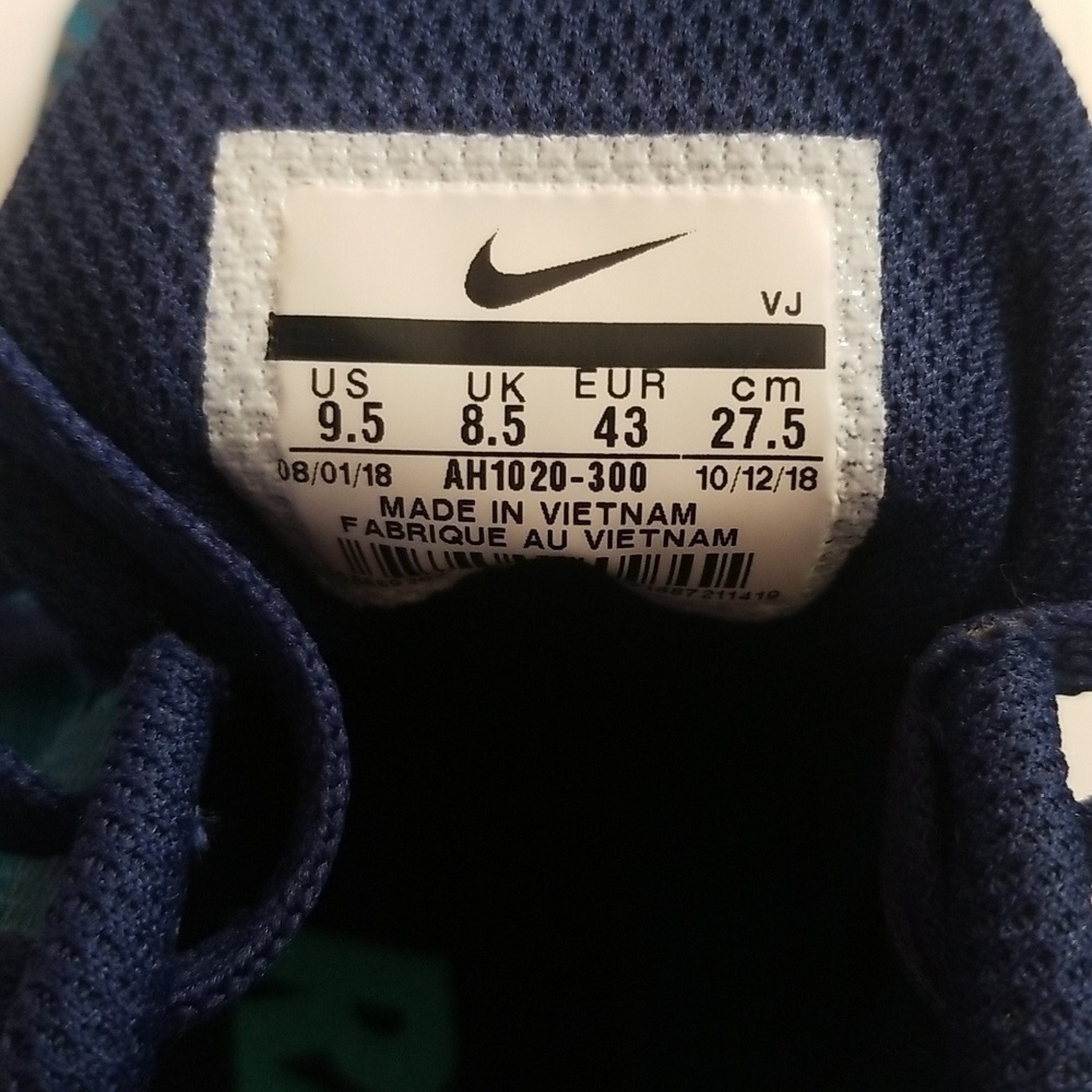 Brand New Nike Running Cleats. Size 9.5 - Picture 5 of 5